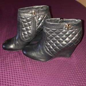 Tory Burch ankle Wedge Booties 10 black leather